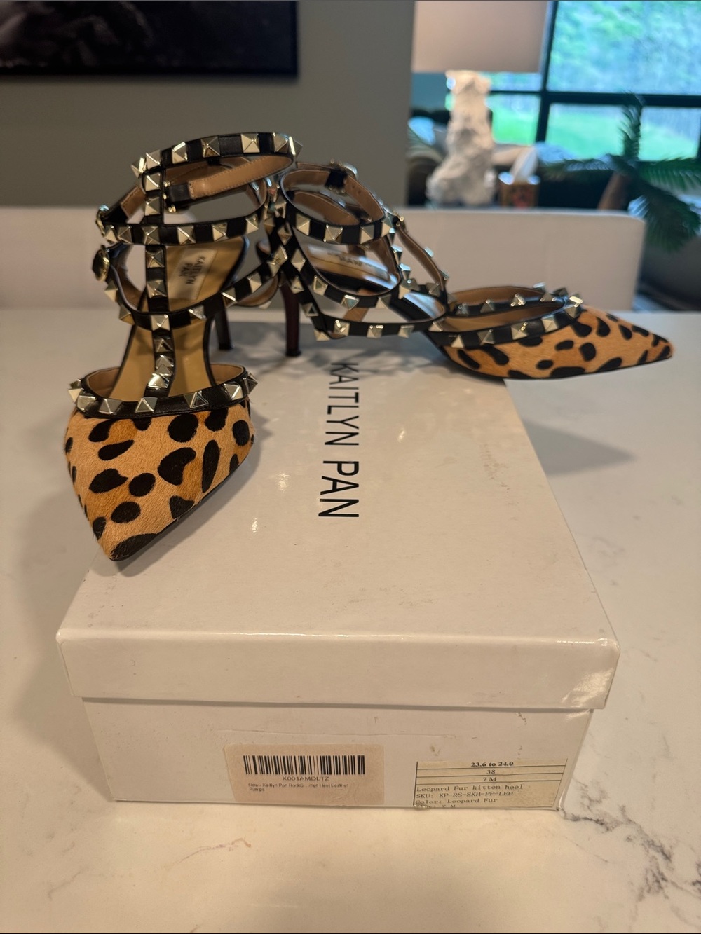 Kaitlyn Pan Rockstud Leopard Print Calf Hair Pointed T-Strap Kitten Heels Sz 7